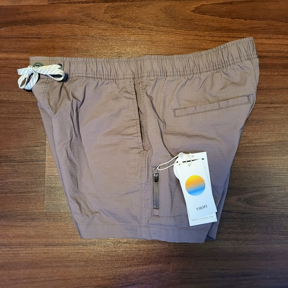 NWT Vuori Ripstop Short in Hazel Size Large - Picture 5 of 9